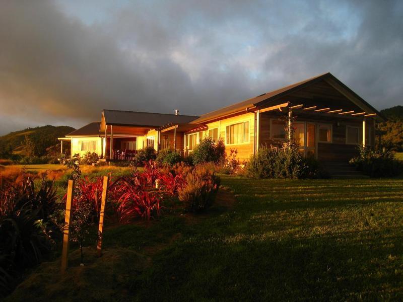 Kaimai Country Lodge Катикати Екстериор снимка