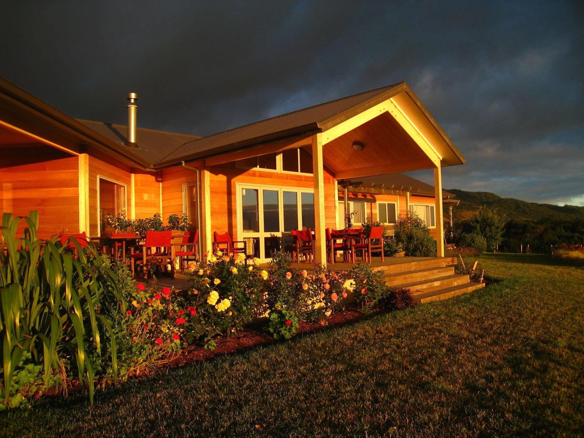 Kaimai Country Lodge Катикати Екстериор снимка